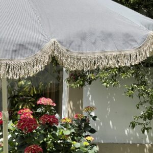 sombrilla-jardin-rayas-flecos